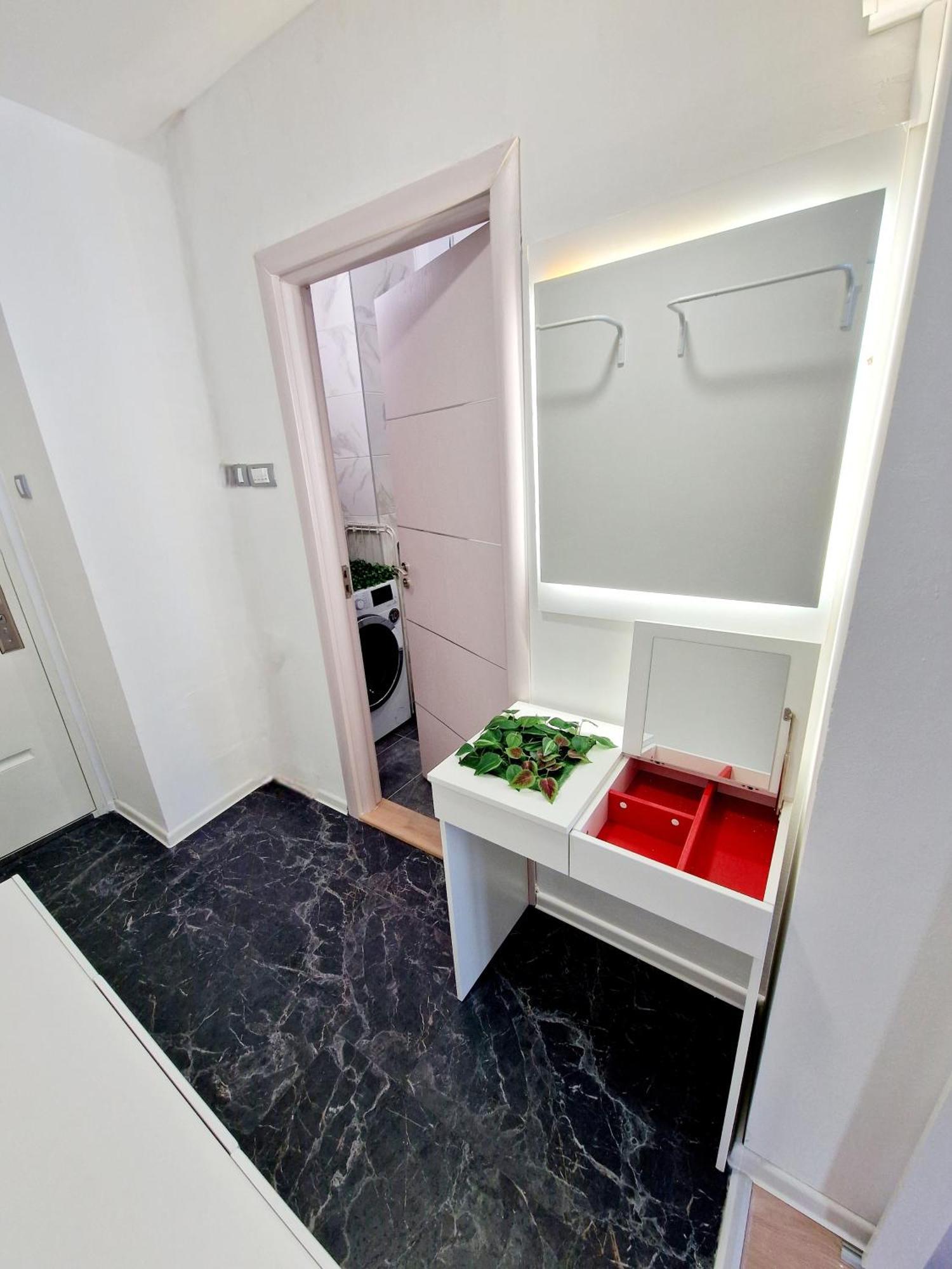 Ferienwohnung Cosy Novi Sad Loft, Self Check-In Exterior foto